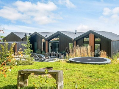 Holiday house Panoramisches Refugium mit Pool -- By Traum Ferienwohnungen - Outdoor photo 7