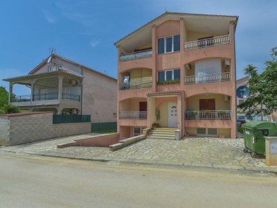 Apartment Kristijan with Balcony in Funtana - Outdoor photo 3