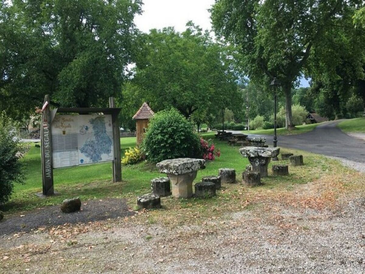 Holiday house Cozy holiday home in Rudelle - Outdoor photo 3