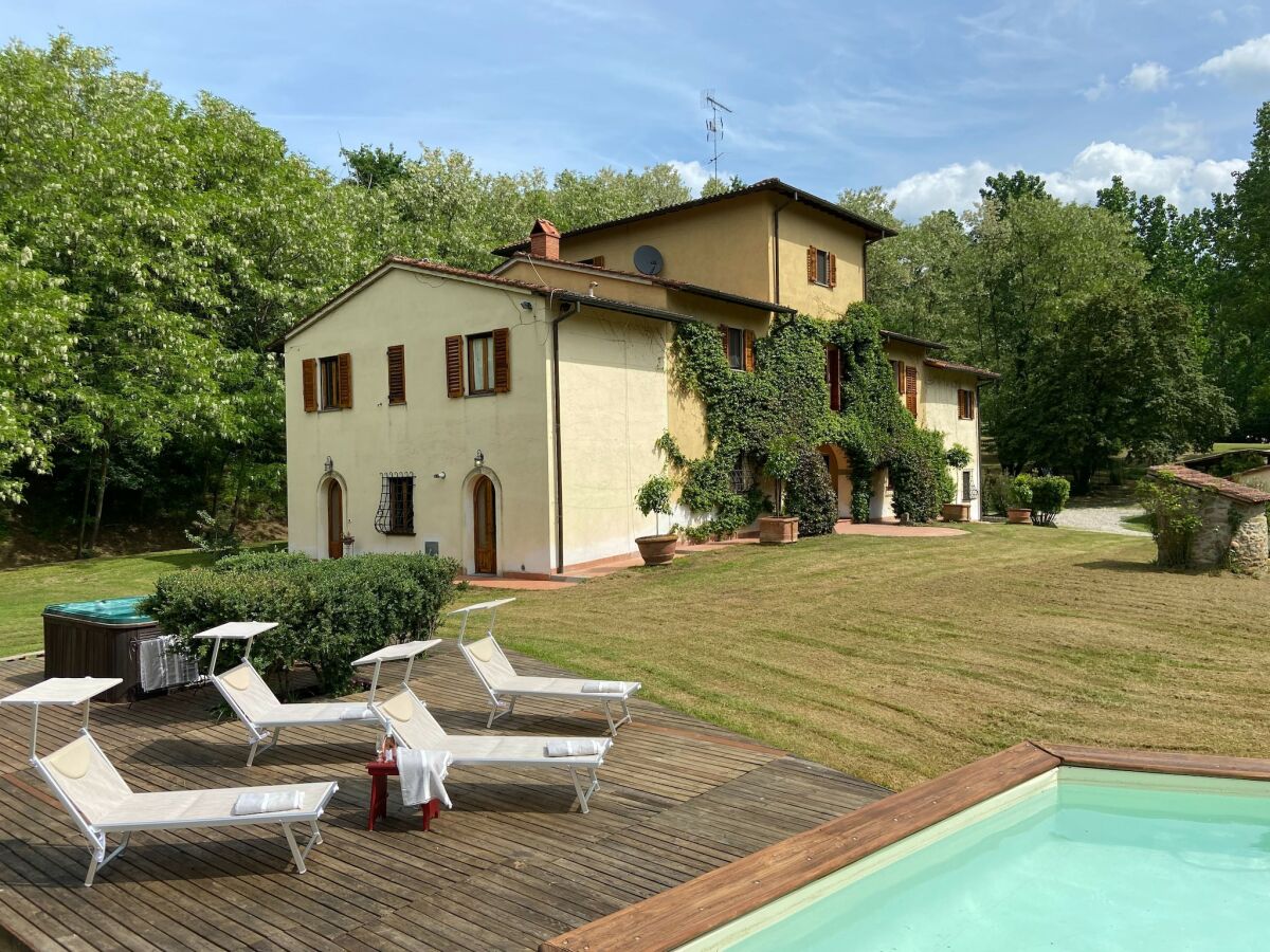 Villa Geschmackvolle Villa mit Sprudelbad