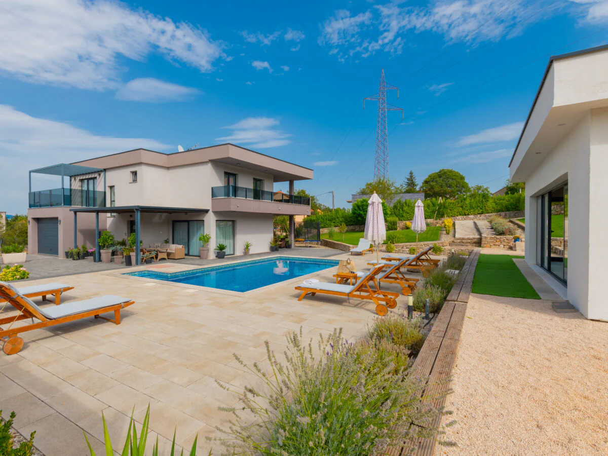 Villa Viktoria with pool in Imotski