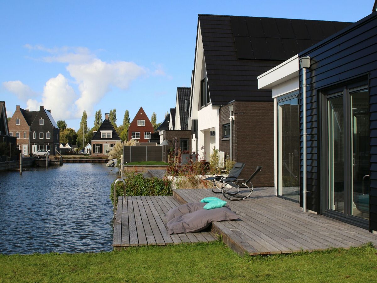 Holiday house Holiday Home in Stavoren by Private Jetty - Outdoor photo 3