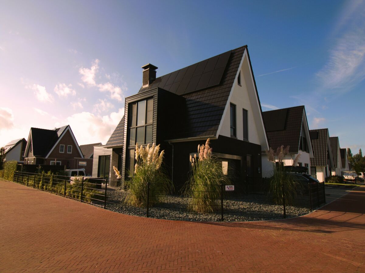 Holiday house Holiday Home in Stavoren by Private Jetty - Outdoor photo 5