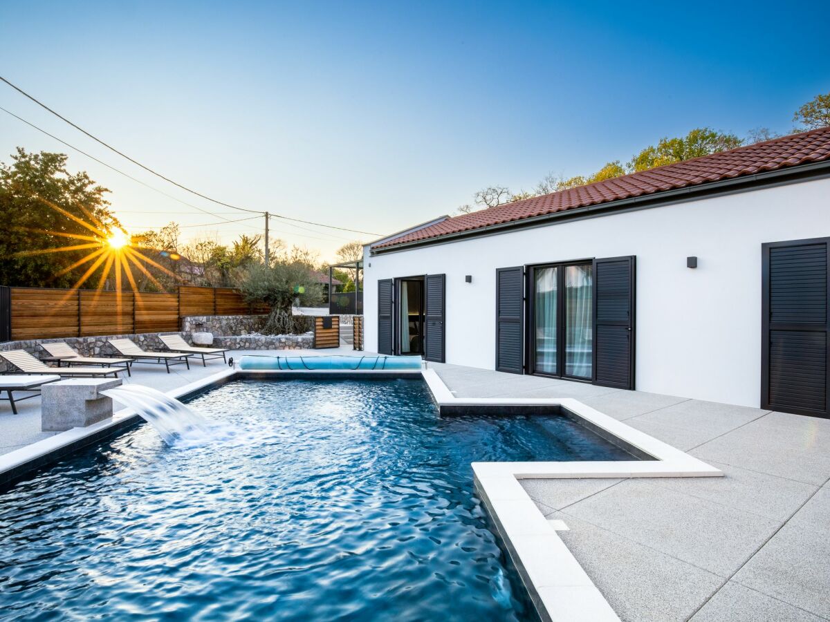 Villa Primus with heated pool & jacuzzi - Outdoor photo 2