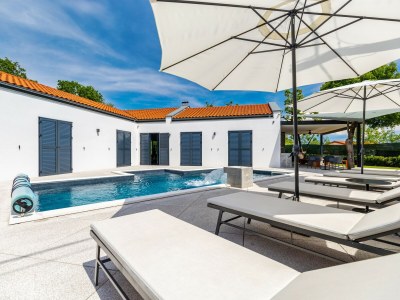 Villa Primus with heated pool & jacuzzi - Outdoor photo 5