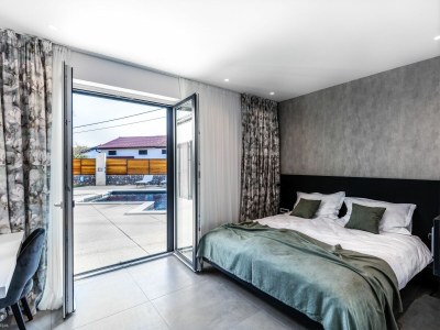 Villa Primus with heated pool & jacuzzi - Features photo 13