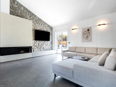 Villa Primus with heated pool & jacuzzi - Features photo 20