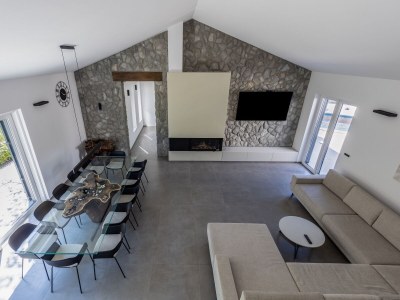 Villa Primus with heated pool & jacuzzi - Features photo 21