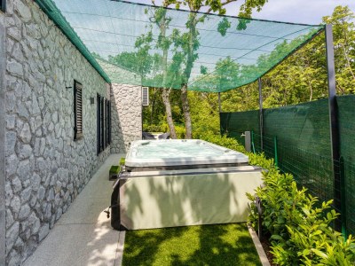 Villa Primus with heated pool & jacuzzi - Features photo 27