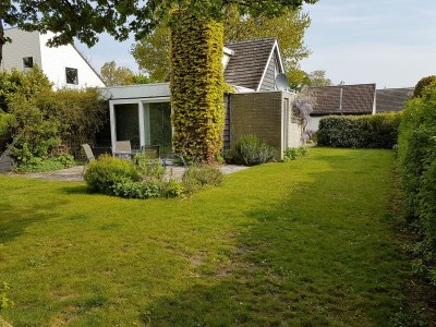Holiday house Quietly located holiday home in Zeeland in Bruinisse - Holiday house