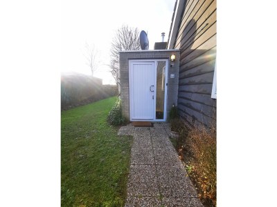 Holiday house Quietly located holiday home in Zeeland - Outdoor photo 6