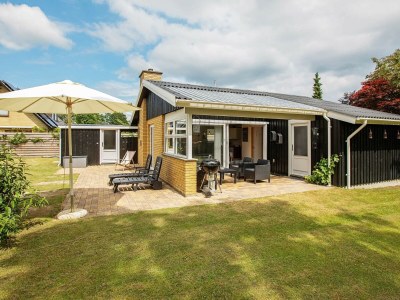 Holiday house 5 person holiday home in Væggerløse-By Traum - Outdoor photo 3