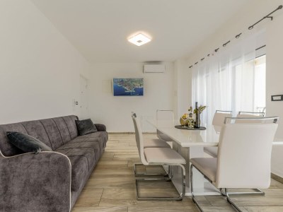 Holiday apartment Stella with Pool top5 - Features photo 14