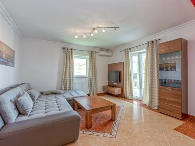 Villa Milena with Pool and Sea View - Features photo 19