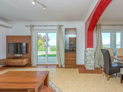 Villa Milena with Pool and Sea View - Features photo 21