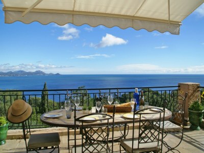 Villa Villa in Les Issambres mit Meerblick in Fréjus Region - Villa