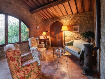 Holiday house House in Umbertide with Pool and Historic Charm - Features photo 19