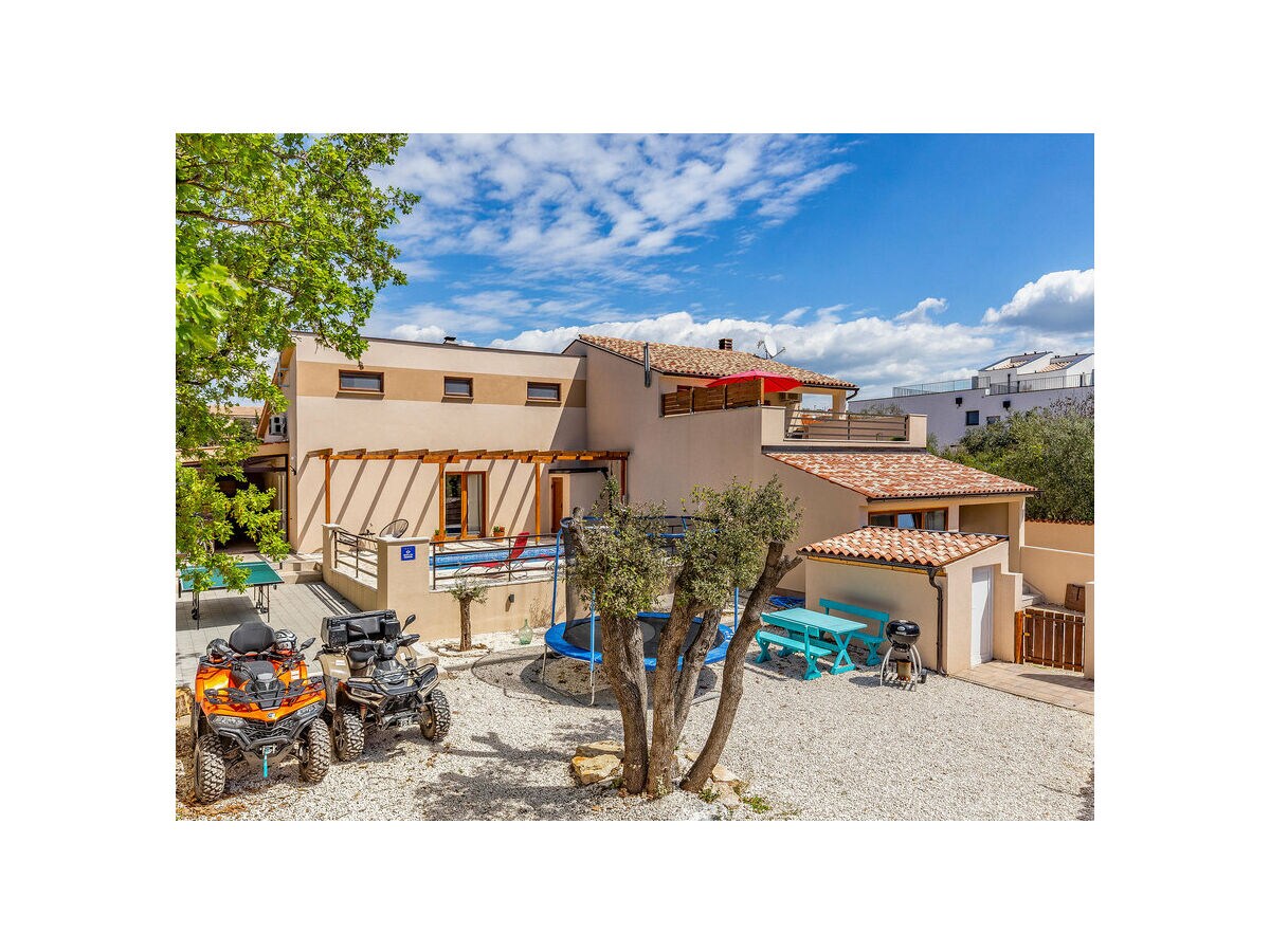 Villa Villa Lona with private pool near Pula - Outdoor photo 2