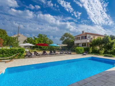 Holiday apartment GISELLE with large terrace and heated pool 50m2 - Outdoor photo 3