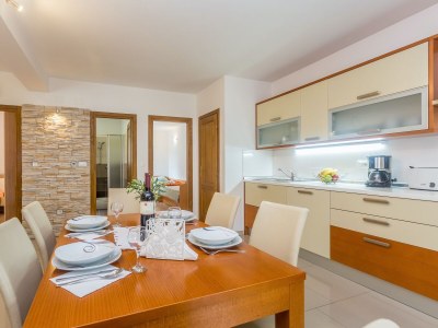 Holiday apartment GISELLE with large terrace and heated pool 50m2 - Outdoor photo 4