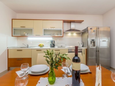 Holiday apartment GISELLE with large terrace and heated pool 50m2 - Features photo 15