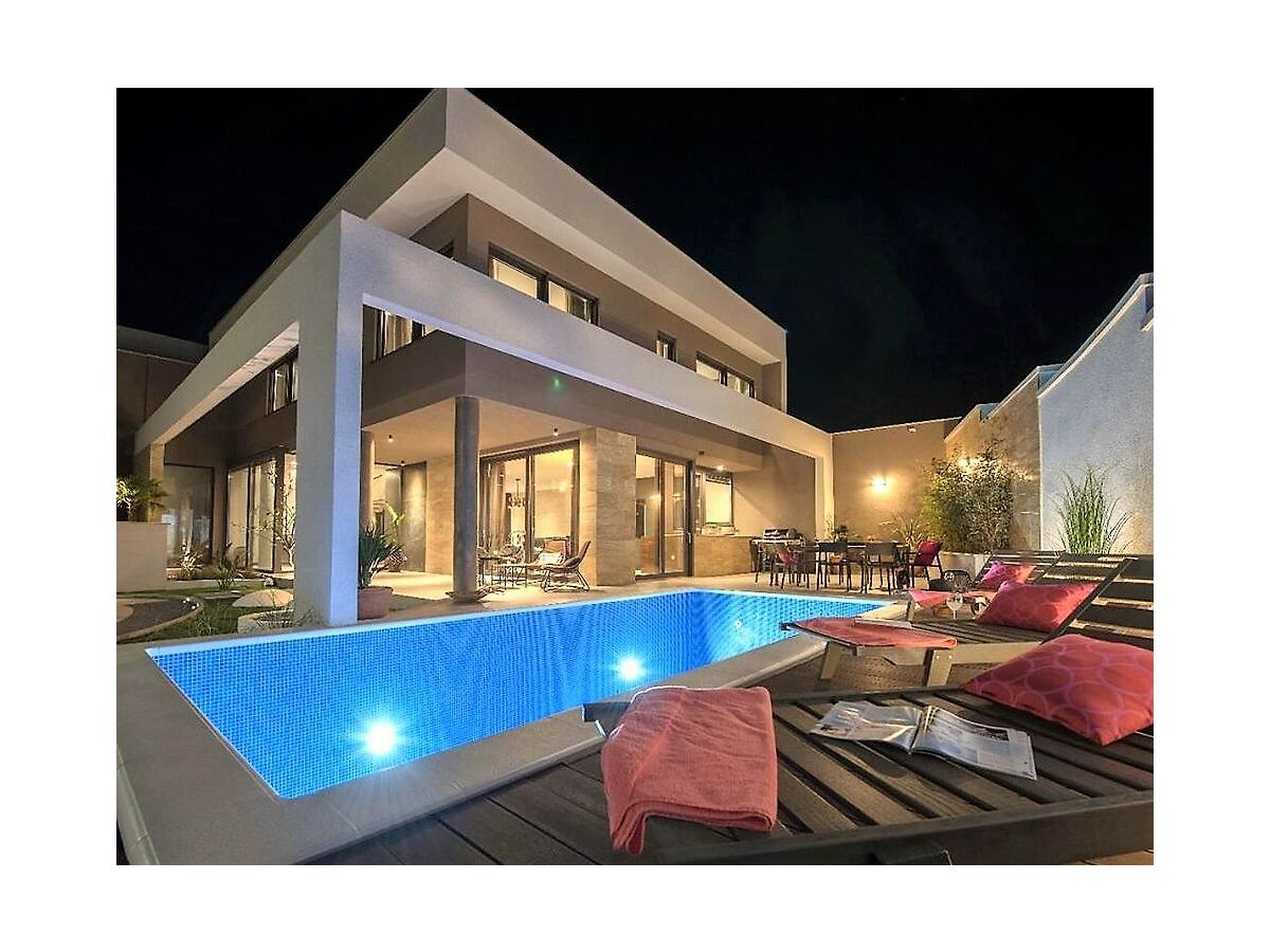 Holiday house No Villa Aria with pool, 100m to the beach