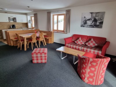 Apartment Appartement "9" - Wohn-Schlafraum, Dusche, WC in Riezlern - Apartment