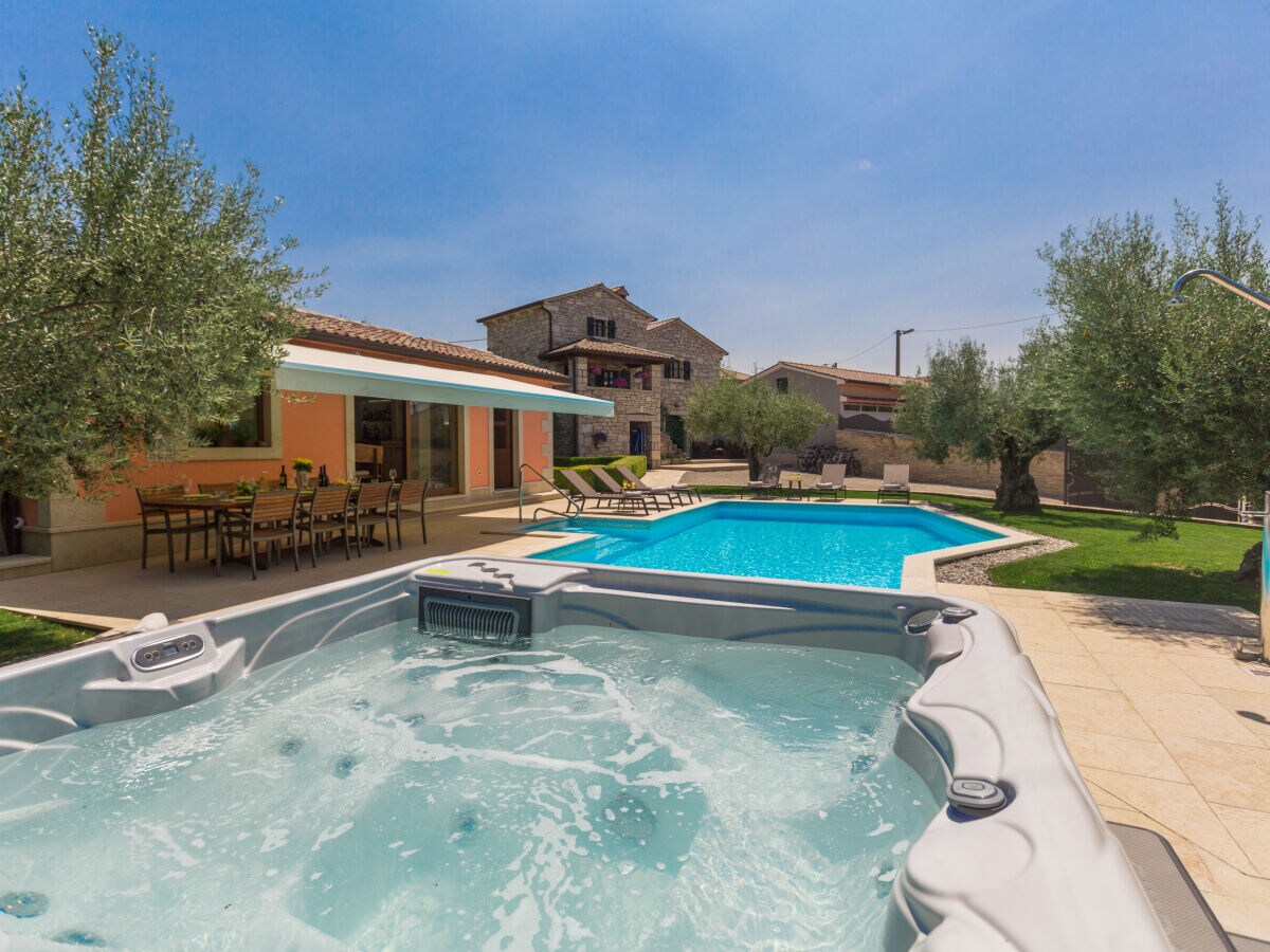 Villa Ulika with pool - Outdoor photo 2