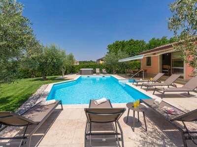 Villa Ulika with pool in Višnjan - Villa