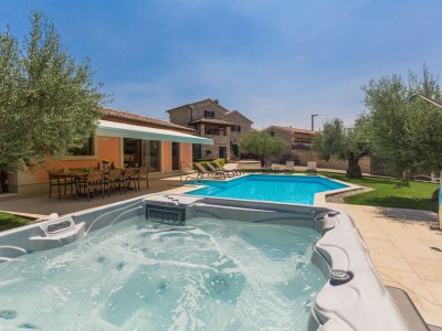 Villa Ulika with pool - Outdoor photo 2