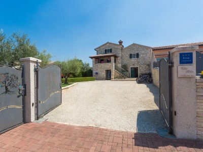 Villa Ulika with pool - Outdoor photo 12
