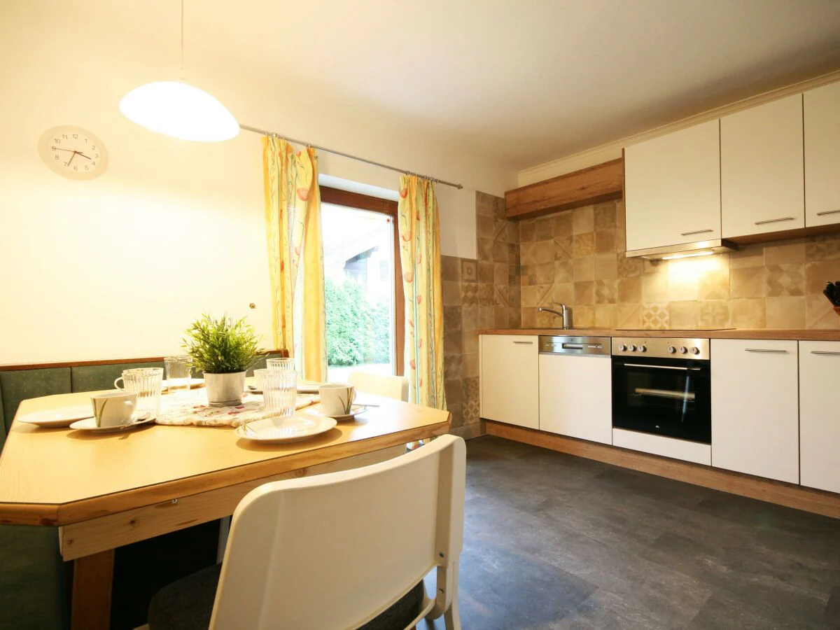 Apartment * 6-Raum-Ferienhaus für bis zu 9 Personen