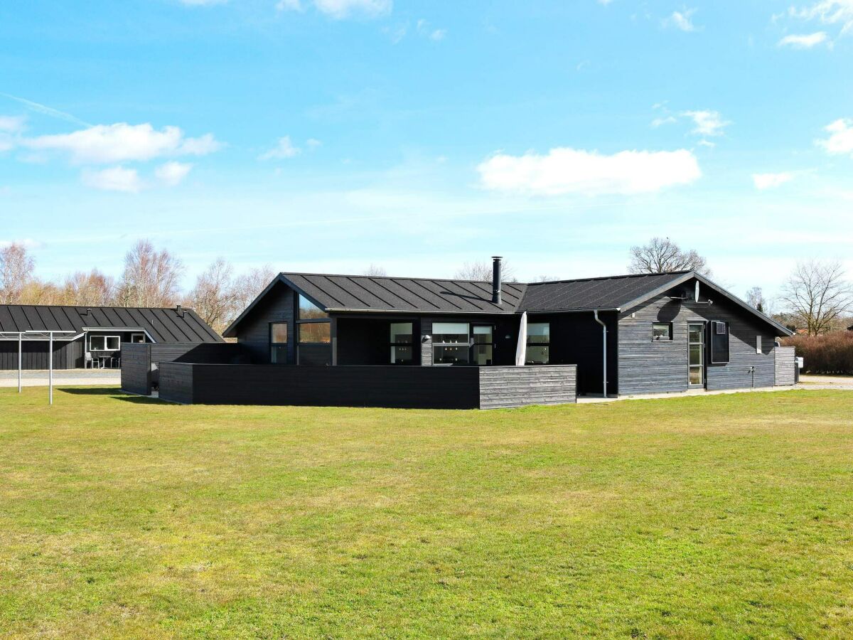 Holiday house 8 person holiday home in Hadsund-By Traum - Outdoor photo 2