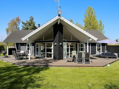Holiday house 10 person holiday home in Væggerløse-By Traum - Holiday house