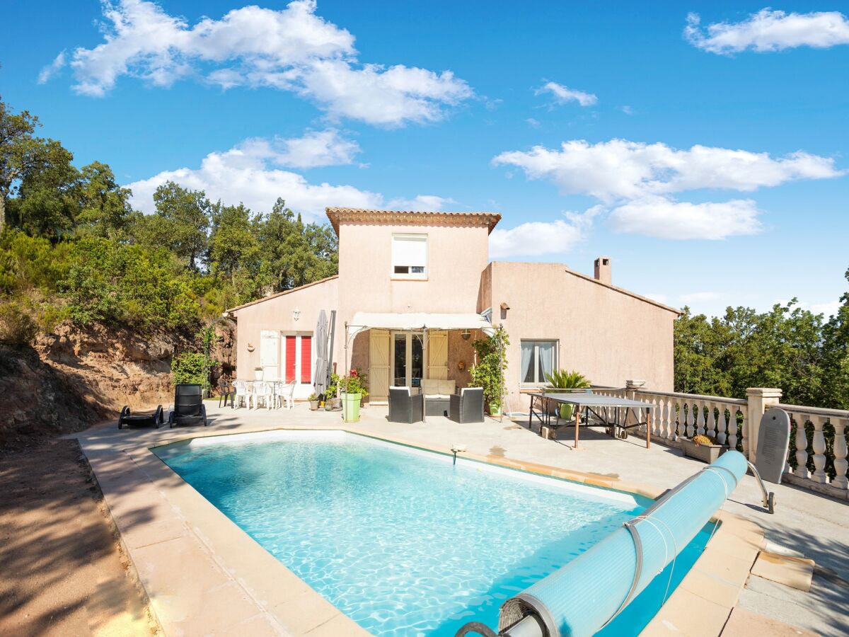 Villa Villa in Vidauban with Pool and BBQ Terrace