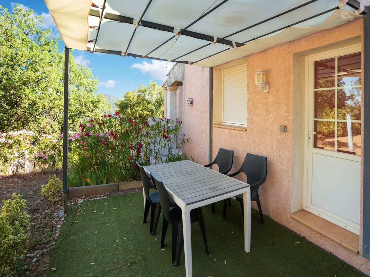 Villa Villa in Vidauban with Pool and BBQ Terrace - Outdoor photo 3