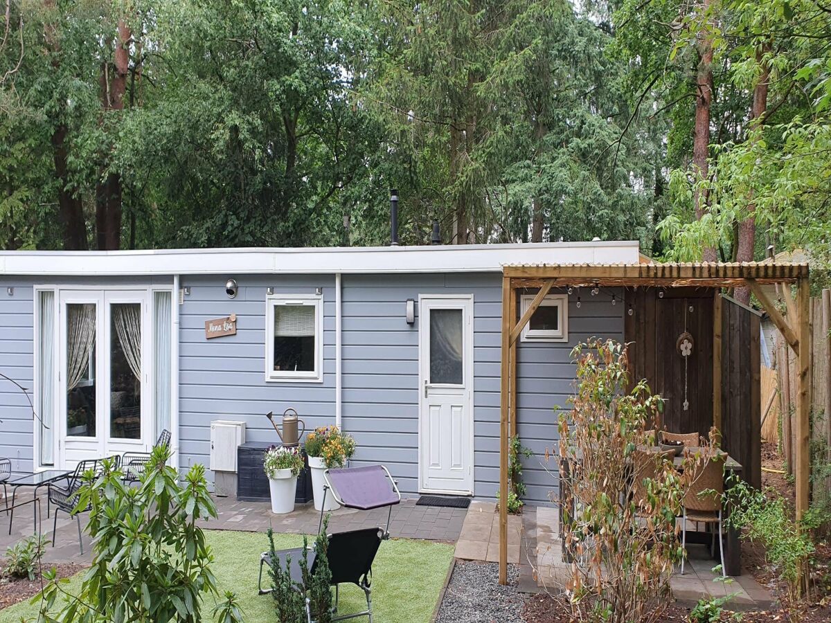 Holiday house Holiday home in Hattemerbroek with smart TV