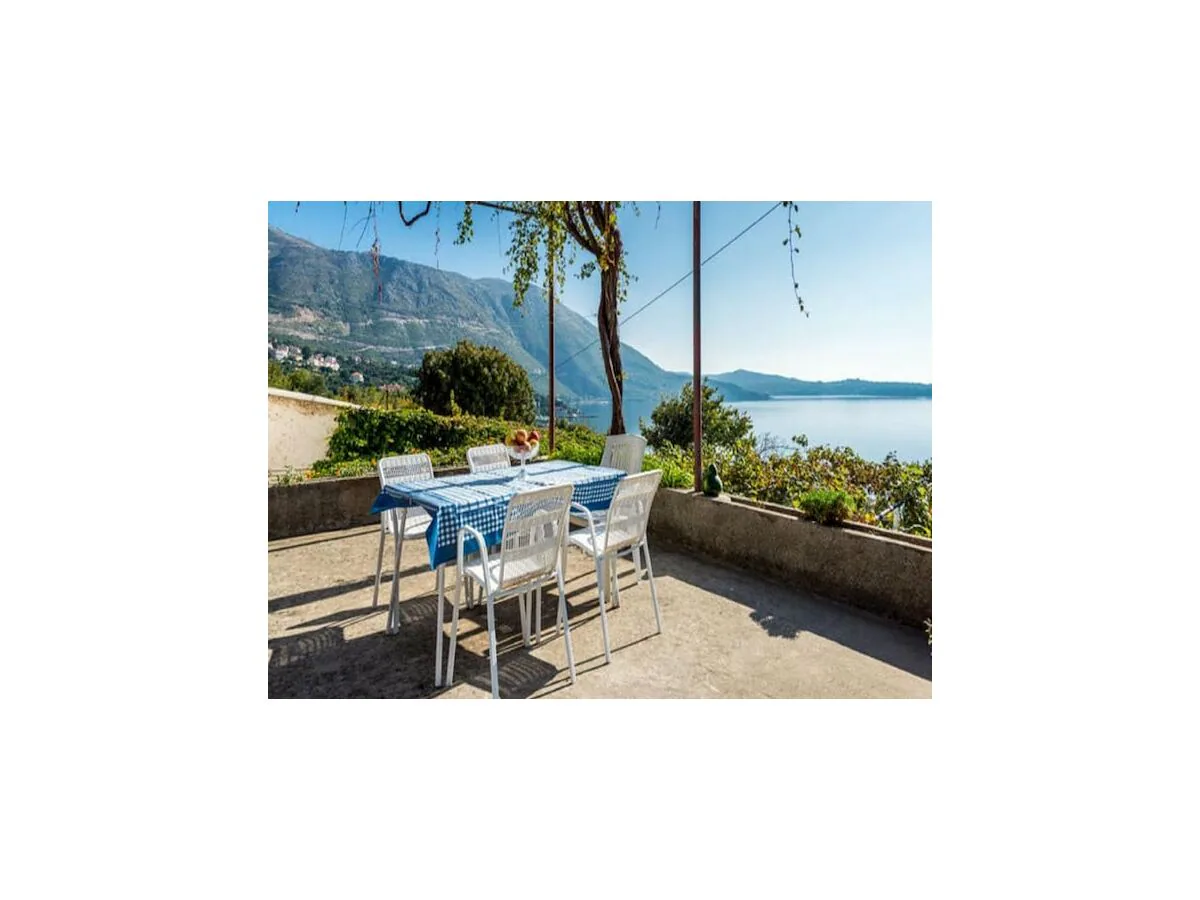 Apartment Guest House Fontana - Two Bedroom Apartment with Terrace and Sea View