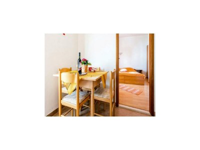 Apartment Guest House Fontana - Two Bedroom Apartment with Terrace and Sea View - Features photo 9