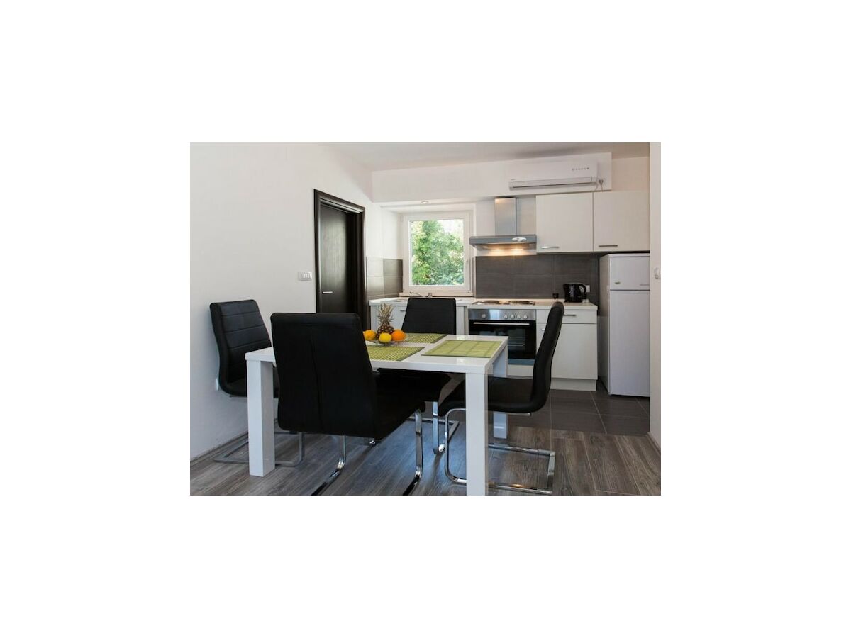 Apartment Villa Mia - One Bedroom Apartment With Balcony - Features photo 5