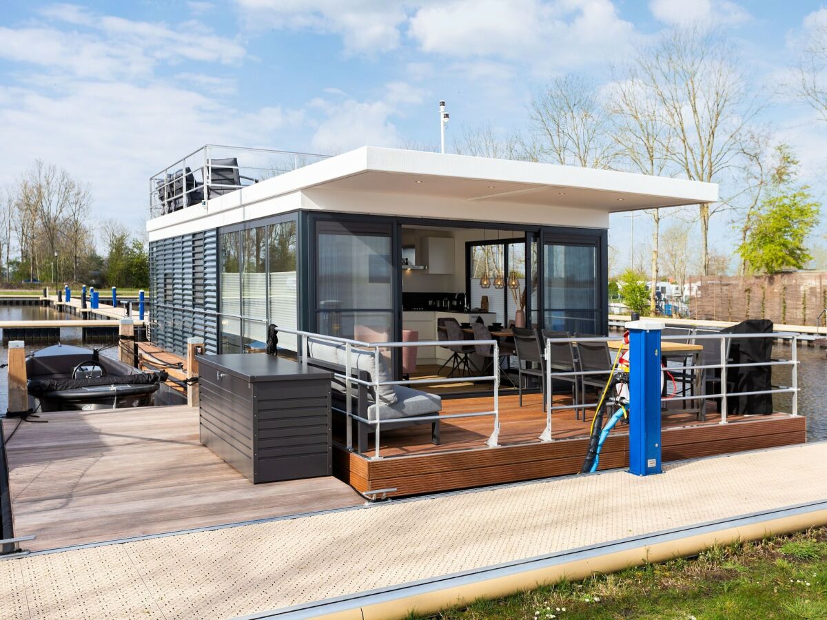 House boat Ferienhaus am Sneekermeer für 4 Von Belvilla - Outdoor photo 4