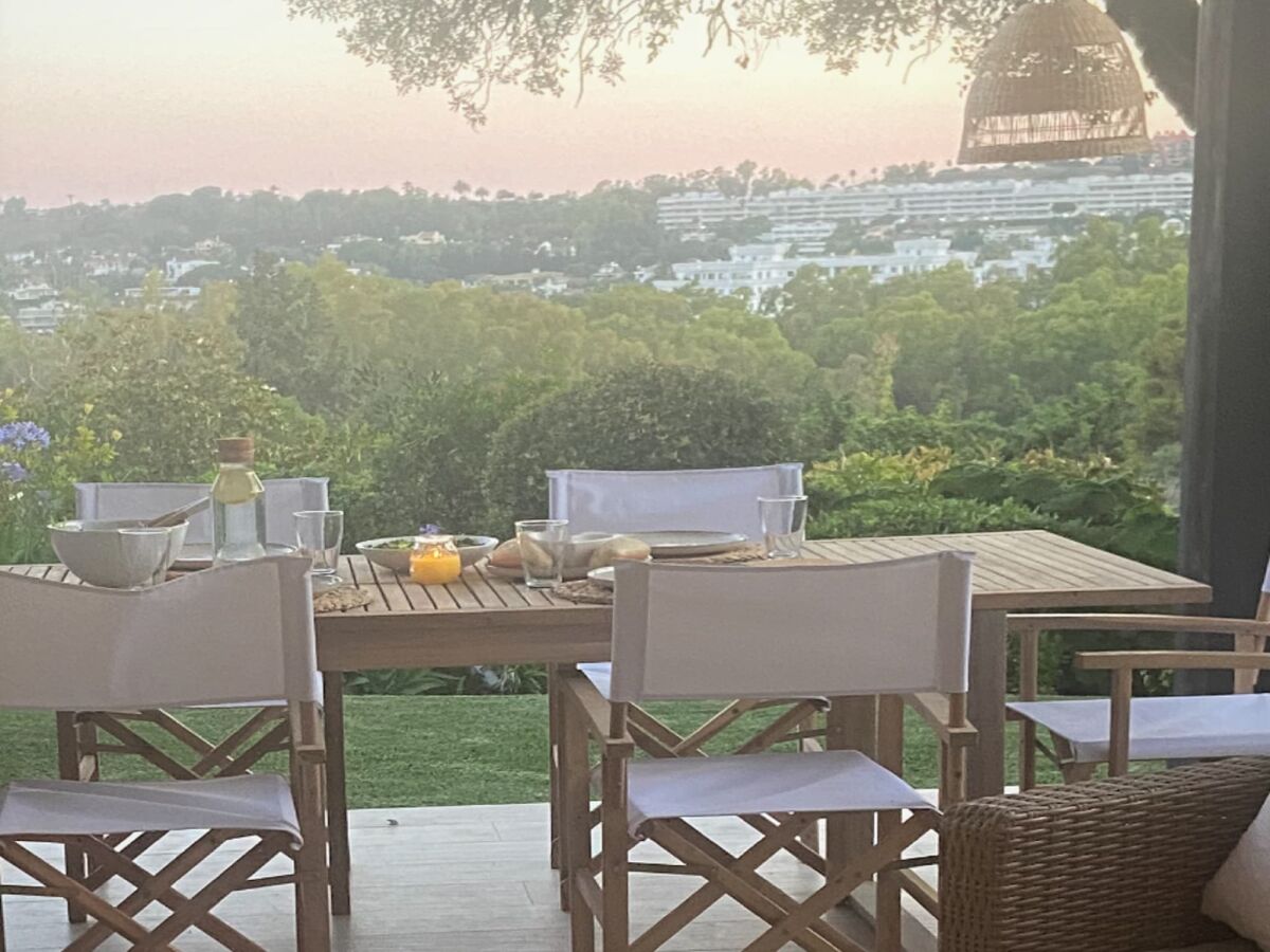 Holiday house Attractive holiday home with pool - Outdoor photo 5