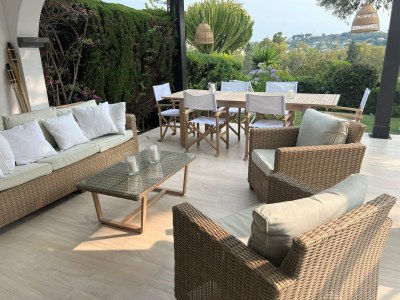 Holiday house Attractive holiday home with pool - Outdoor photo 16