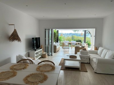 Holiday house Attractive holiday home with pool - Features photo 22