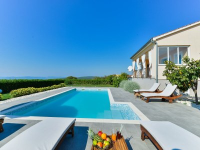 Villa Villa in Debeljak with Private Pool in Sukošan - Villa