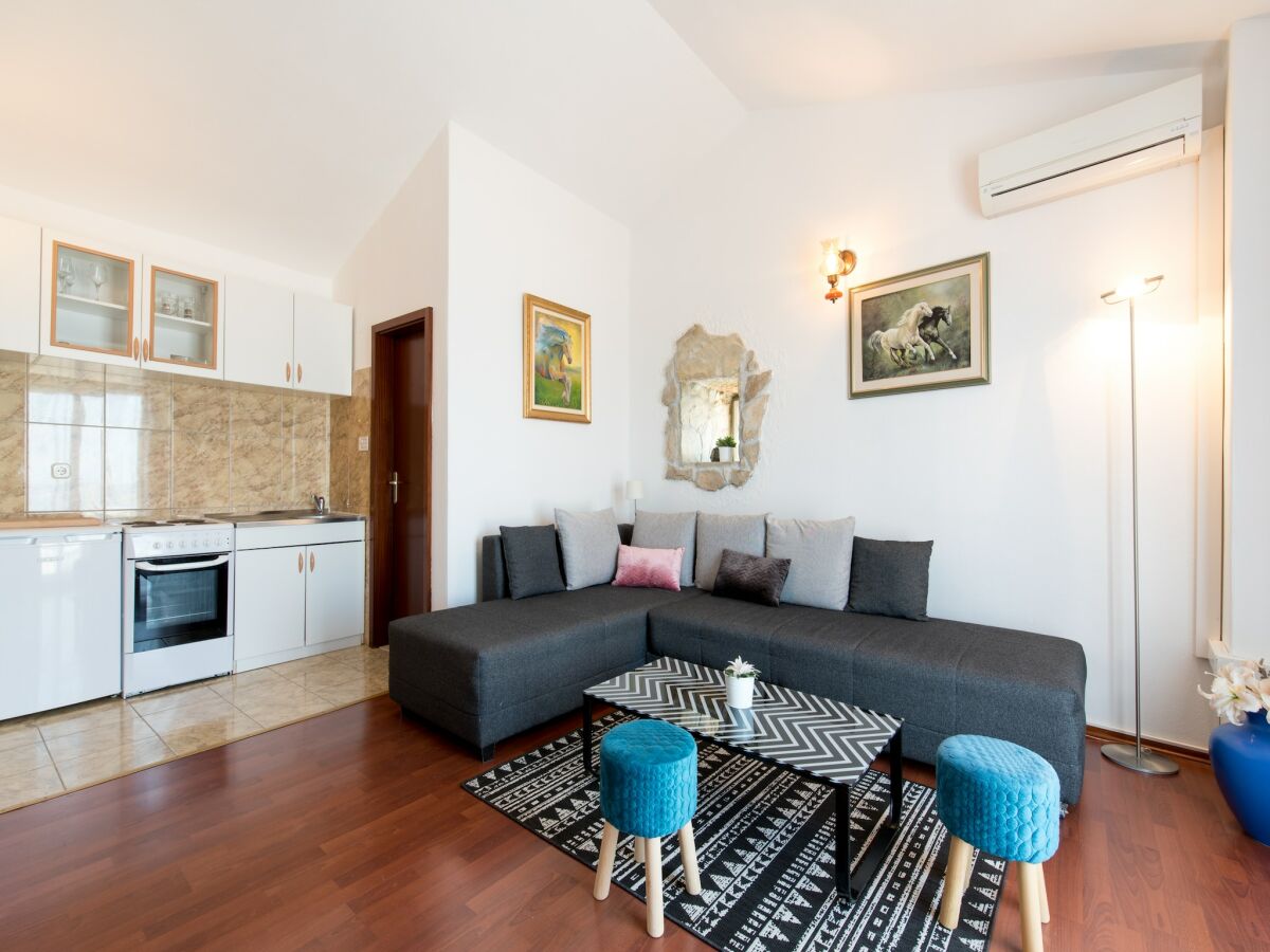 Holiday house Holiday Home in Podstrana near Beach