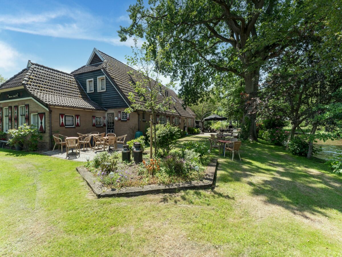 Farmhouse Gruppenhaus in Giethoorn mit Wasserterrasse - Outdoor photo 4