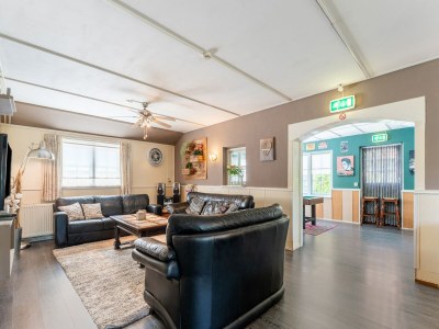 Farmhouse Gruppenhaus in Giethoorn mit Wasserterrasse - Features photo 13