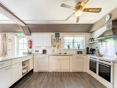 Farmhouse Gruppenhaus in Giethoorn mit Wasserterrasse - Features photo 26