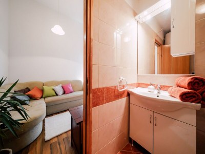 Apartment Charming 2-Bed Apartment - Features photo 21